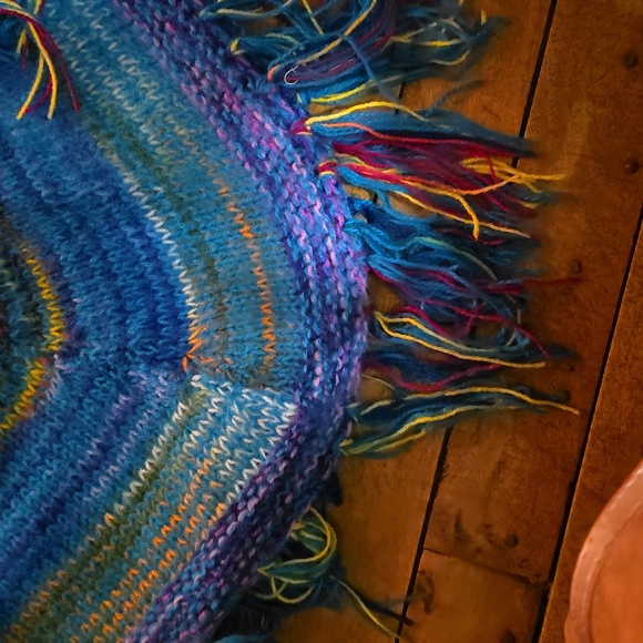 Alpaca poncho - Picture 3 of 3